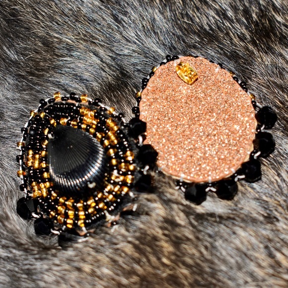 Native shell earrings - Picture 4 of 5